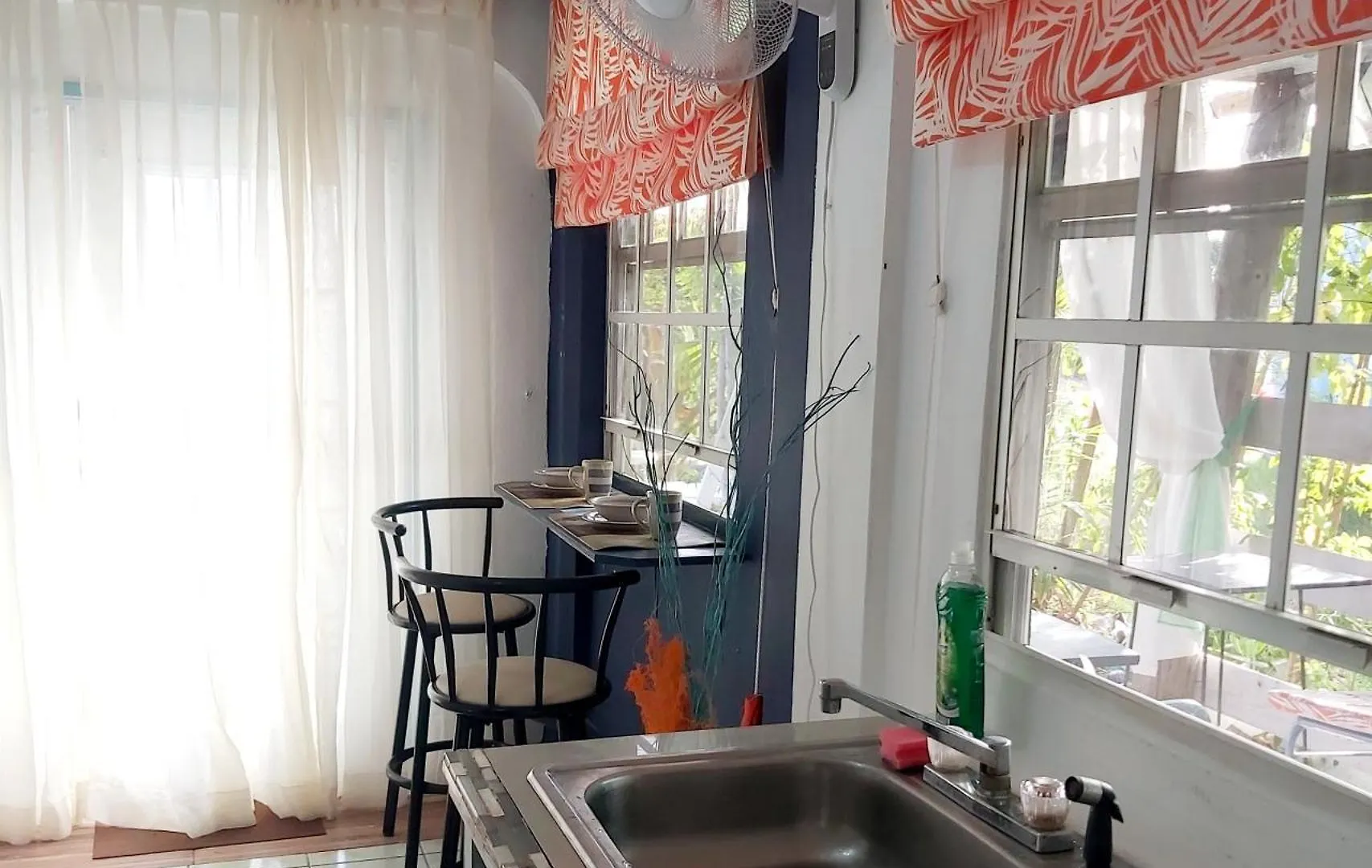 סנט פיליפ Stay Awhile Studio Apartment - Live Like A Local סנט פיליפ