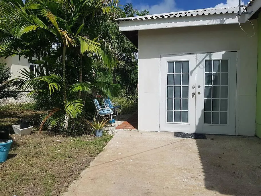 סנט פיליפ Stay Awhile Studio Apartment - Live Like A Local